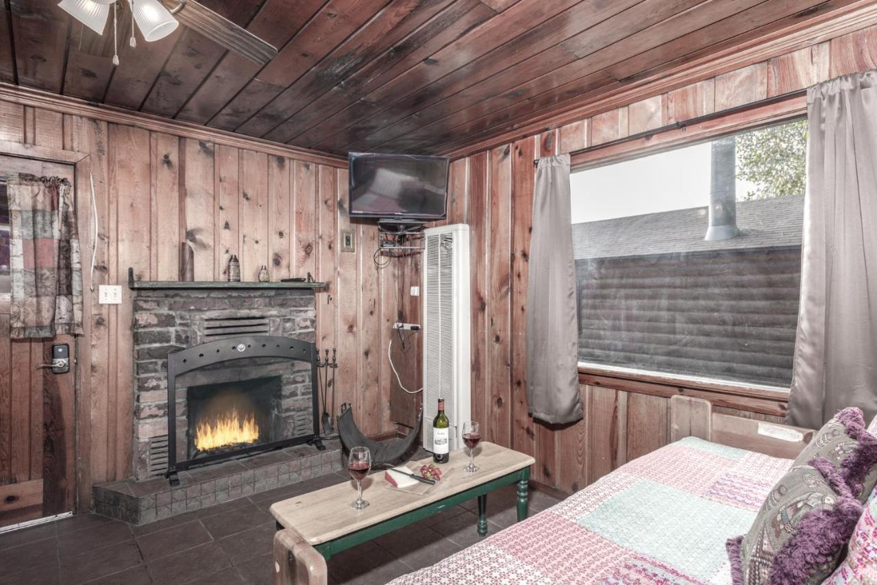 Cozy Cabin, 2 Bedrooms, Fireplace, Midtown, Sleeps 5 Рюидозо Екстериор снимка